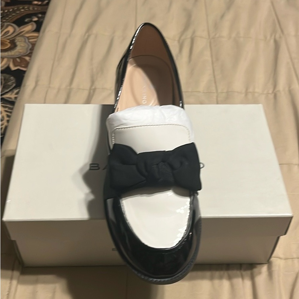 Bandolino Black and White Patent Loafer with Knot Accent - Picture 2 of 3
